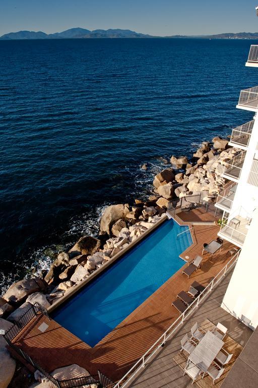 Appartamento Penthouse On Bright Point Nelly Bay Esterno foto