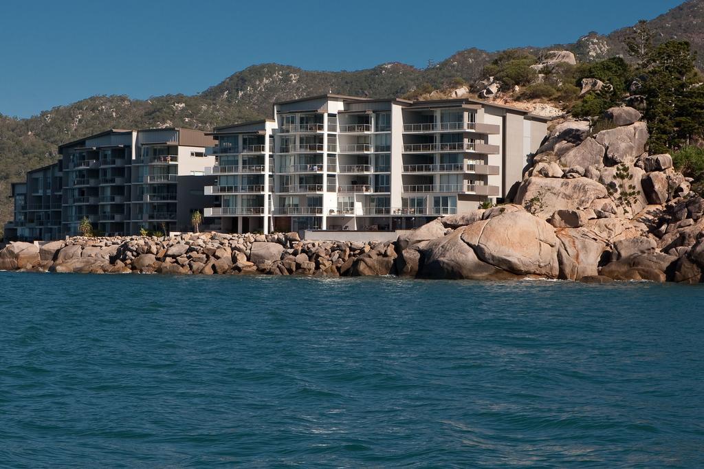 Appartamento Penthouse On Bright Point Nelly Bay Esterno foto