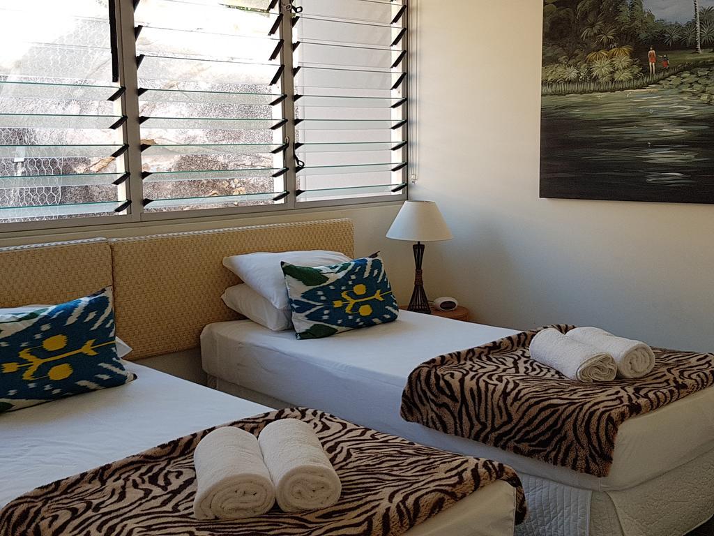 Appartamento Penthouse On Bright Point Nelly Bay Esterno foto