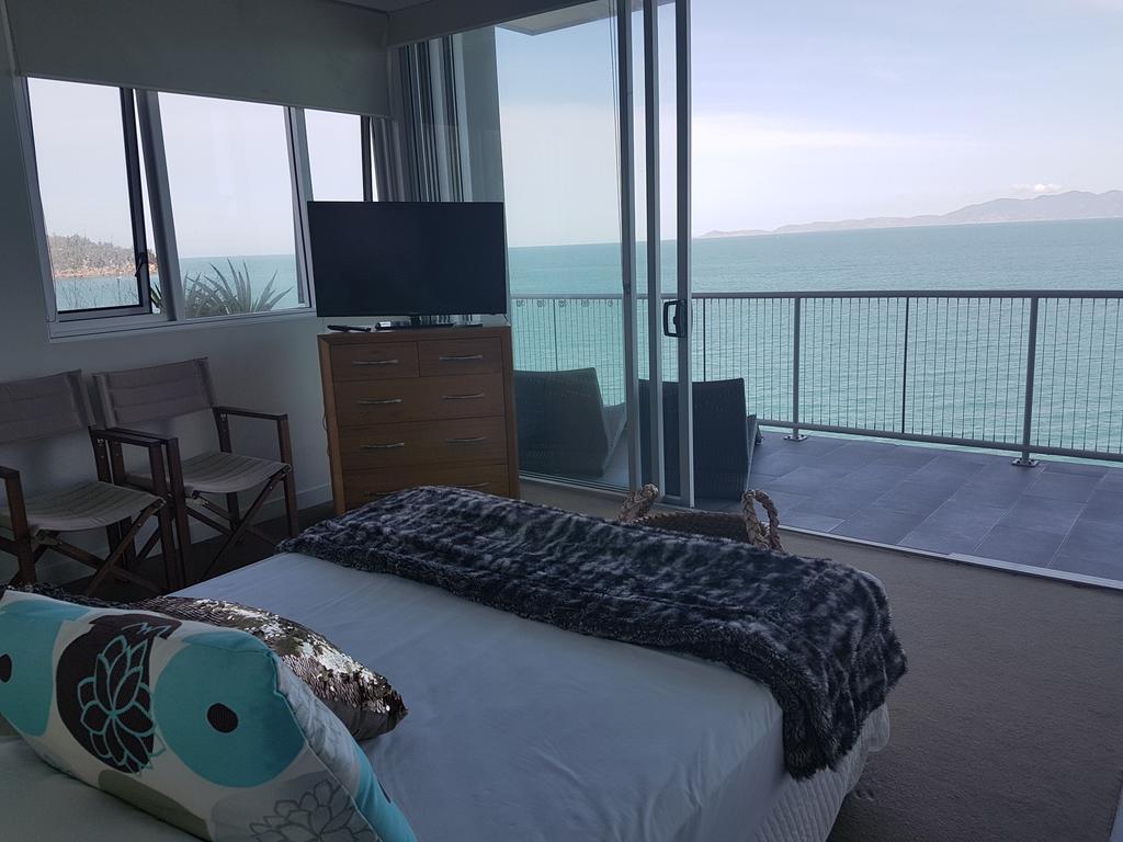 Appartamento Penthouse On Bright Point Nelly Bay Esterno foto