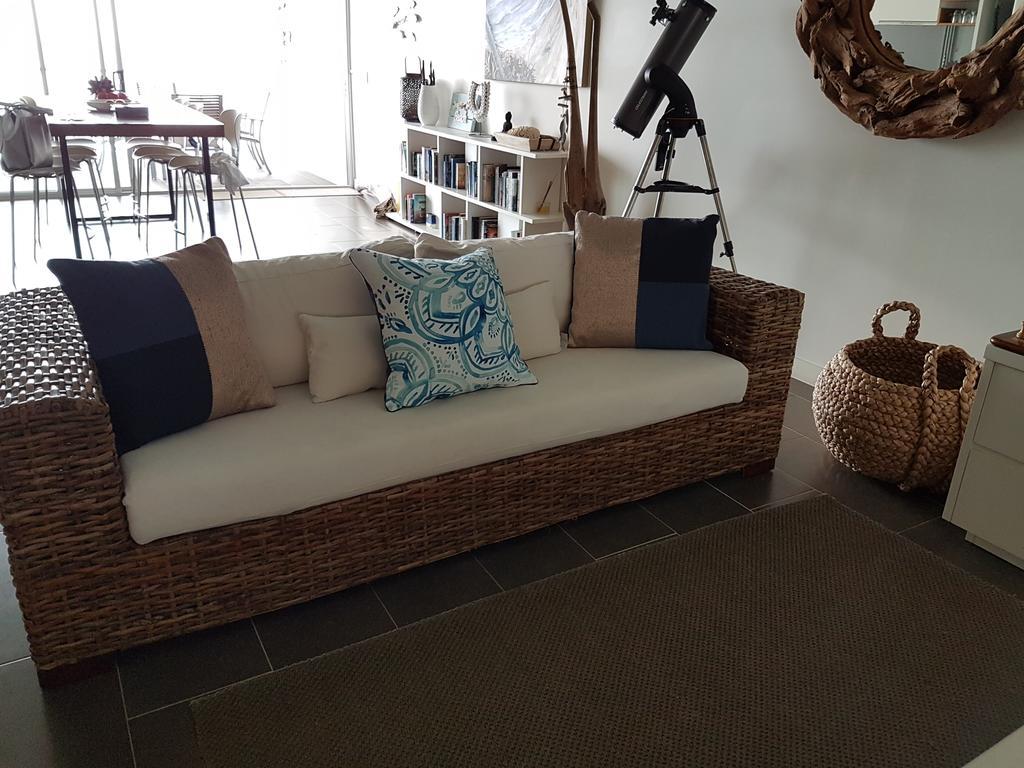 Appartamento Penthouse On Bright Point Nelly Bay Esterno foto