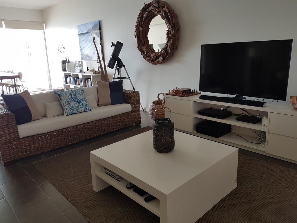 Appartamento Penthouse On Bright Point Nelly Bay Esterno foto